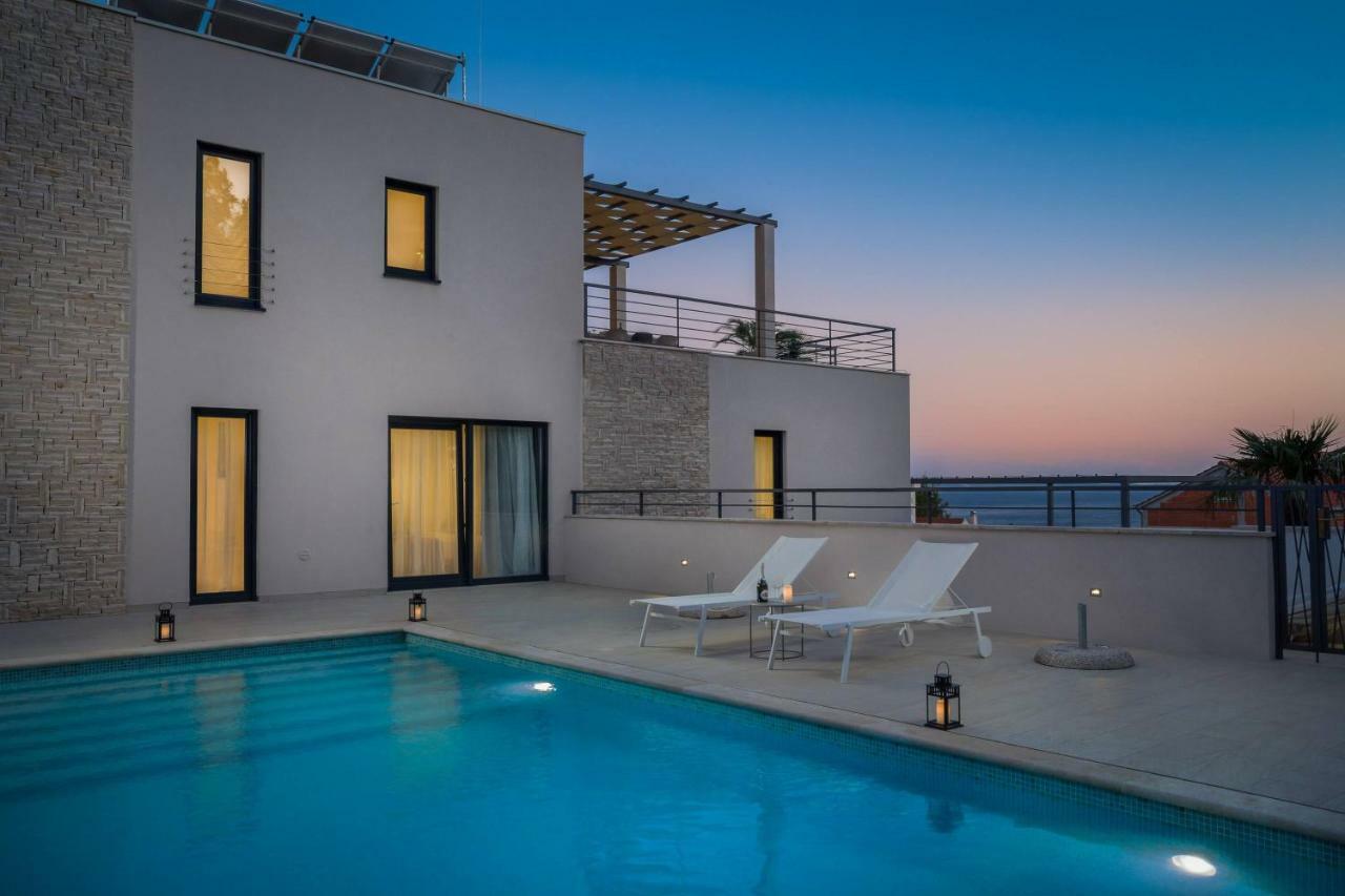 Luxury Villa Lucice View Милна Екстер'єр фото